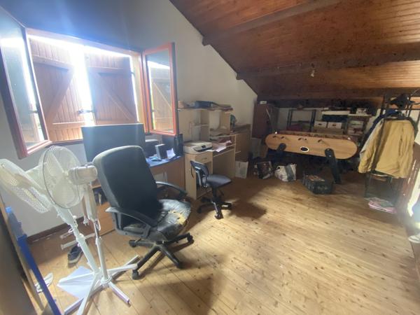 Maison de 1983 de 126 M2 avec garage et jardin 758 M2