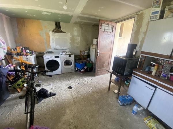 Maison de 1983 de 126 M2 avec garage et jardin 758 M2