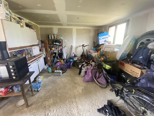 Maison de 1983 de 126 M2 avec garage et jardin 758 M2