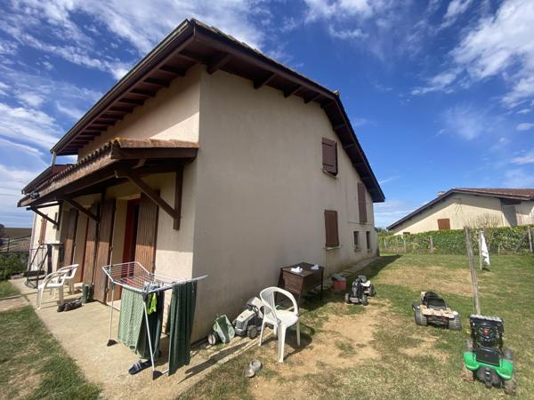 Maison de 1983 de 126 M2 avec garage et jardin 758 M2