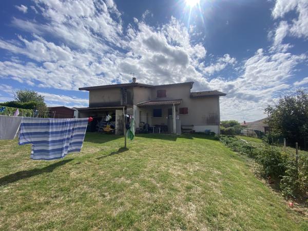 Maison de 1983 de 126 M2 avec garage et jardin 758 M2