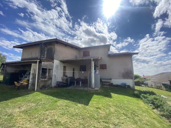 Maison de 1983 de 126 M2 avec garage et jardin 758 M2