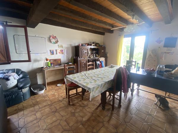 Maison de 1983 de 126 M2 avec garage et jardin 758 M2
