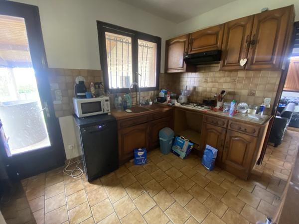 Maison de 1983 de 126 M2 avec garage et jardin 758 M2