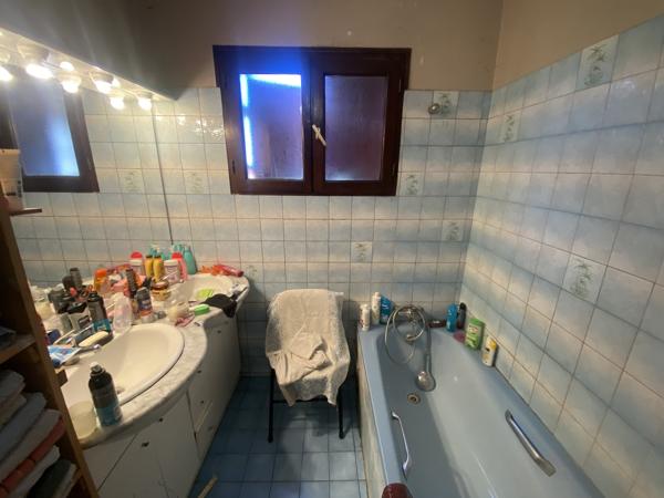 Maison de 1983 de 126 M2 avec garage et jardin 758 M2
