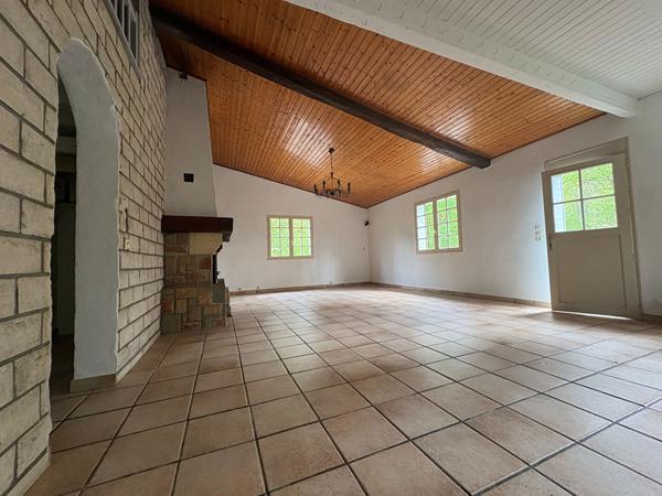 Maison 3 pièces avec étang et accès direct à l'Auxance