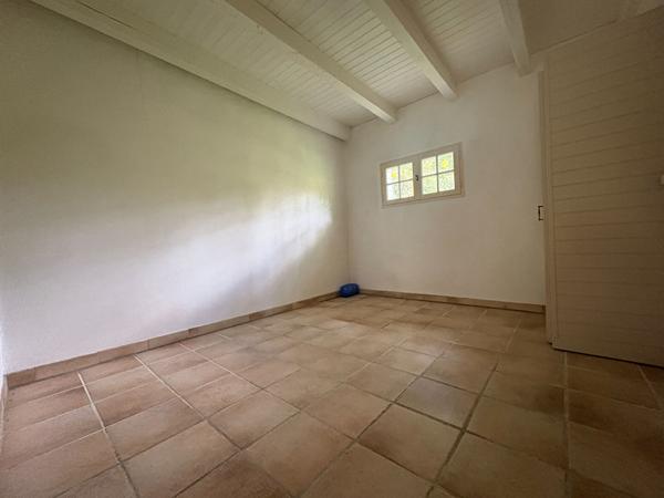 Maison 3 pièces avec étang et accès direct à l'Auxance