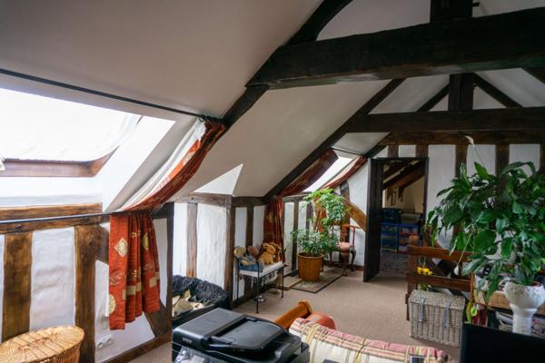Propriété de caractère en Bretagne avec grand gîte, piscine et 1,6 hectare – résidence principale et potentiel de revenus près de Pontivy