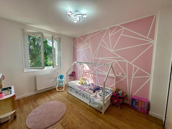 Maison située au cœur de la ville de Nogaro d'environ 140m² sur un terrain de 700m² avec garage.