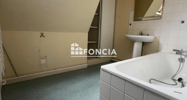 Location Appartement 4 pièces 74.25 m² - Le Lude 72800