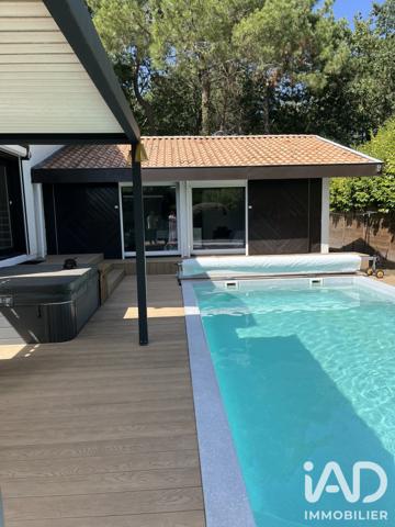Maison à vendre 5 pièces 185 m² Mérignac