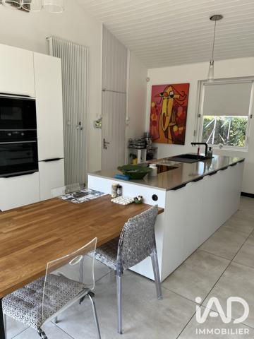 Maison à vendre 5 pièces 185 m² Mérignac