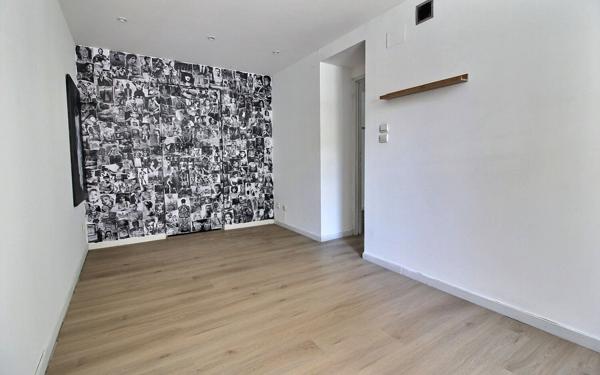 Appartement à vendre    2 pièces • 24 m2 Marseille 8