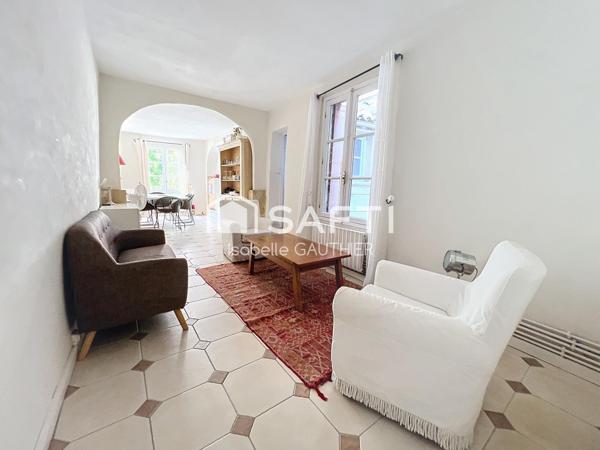 MAISON 5/6 CHAMBRES - TERRASSE - PARKING EXTERIEUR PRIVE