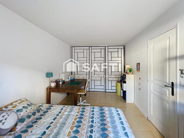 MAISON 5/6 CHAMBRES - TERRASSE - PARKING EXTERIEUR PRIVE