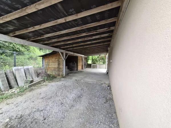 Vente                                                      Maison
                        
                     5 pièces                      140 m2                     à Le Pont-Chrétien-Chabenet