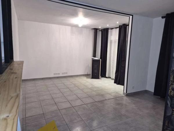 Vente                                                      Maison
                        
                     5 pièces                      140 m2                     à Le Pont-Chrétien-Chabenet