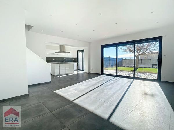 A louer Maison type 4 Marseille 13013 St Mitre Chateau Gombert terrasse jardin parkings