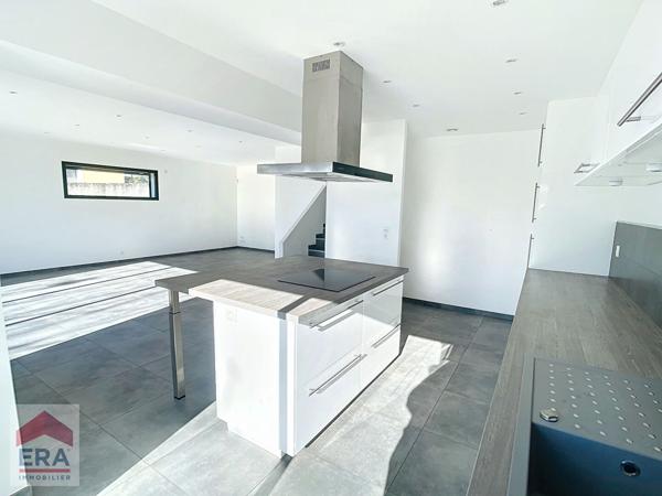 A louer Maison type 4 Marseille 13013 St Mitre Chateau Gombert terrasse jardin parkings