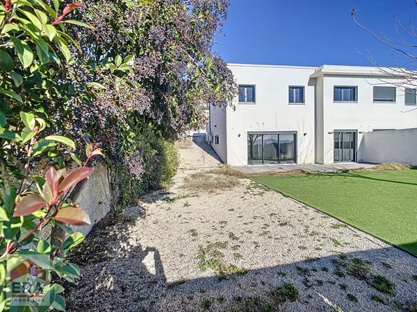 A louer Maison type 4 Marseille 13013 St Mitre Chateau Gombert terrasse jardin parkings