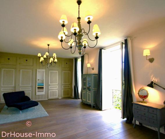 Château à vendre 12 pièces de 750 m²