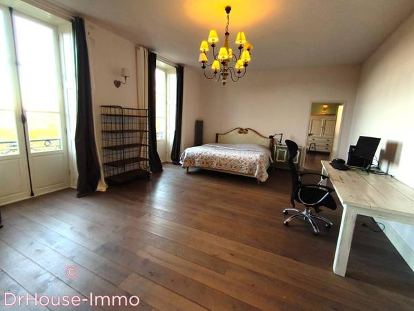 Château à vendre 12 pièces de 750 m²