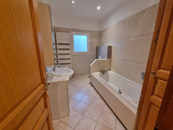 Maison 4 pièces 160.61 m2