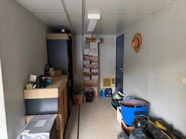 Location                                                      Immeuble
                        
                                         200 m2                     à Malemort-sur-Corrèze