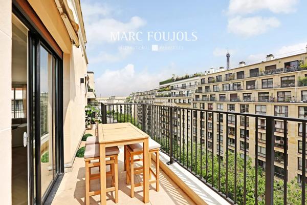 Paris XVI Trocadero : appartement d’angle rénové et meublé avec terrasse et vue