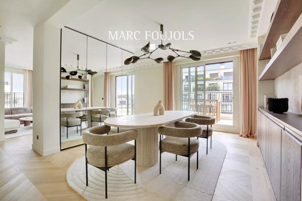 Paris XVI Trocadero : appartement d’angle rénové et meublé avec terrasse et vue