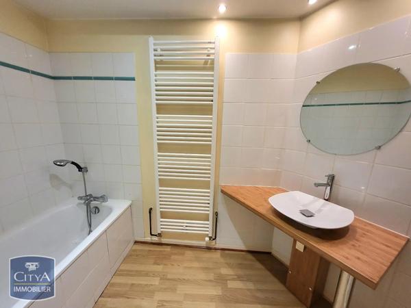 Maison à louer 5 pièces 169m² Clermont-Ferrand (63000)