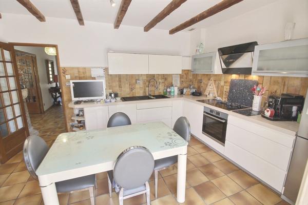 PERPIGNAN - LE CLOS BANET - MAISON VILLA DE VILLE TYPE F5 DE 157 M² SUR TERRAIN 3 FACES