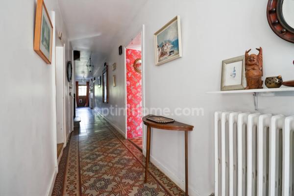 Maison de Charme et de Caractère de 353 m² - 9 Pièces - 6 Chambres sur parcelle de 662 m² - BELLAC 87300