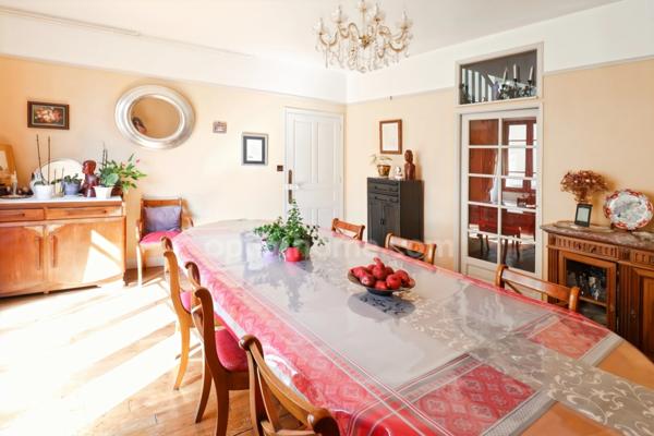 Maison de Charme et de Caractère de 353 m² - 9 Pièces - 6 Chambres sur parcelle de 662 m² - BELLAC 87300