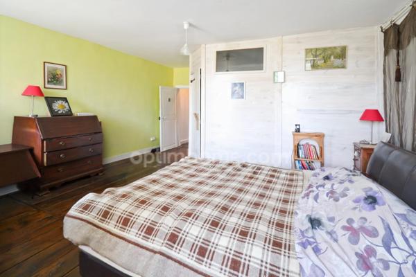 Maison de Charme et de Caractère de 353 m² - 9 Pièces - 6 Chambres sur parcelle de 662 m² - BELLAC 87300