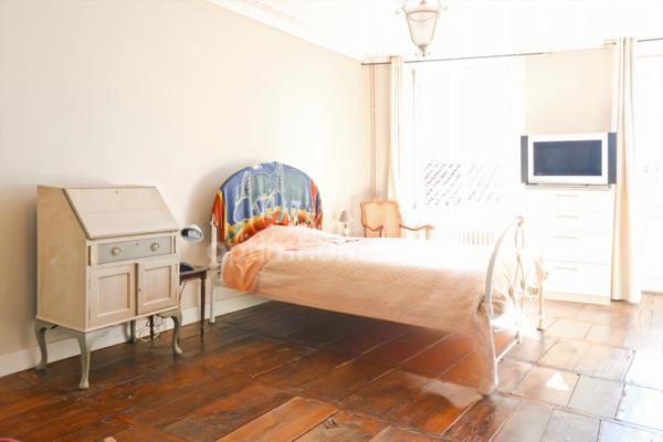 Maison de Charme et de Caractère de 353 m² - 9 Pièces - 6 Chambres sur parcelle de 662 m² - BELLAC 87300