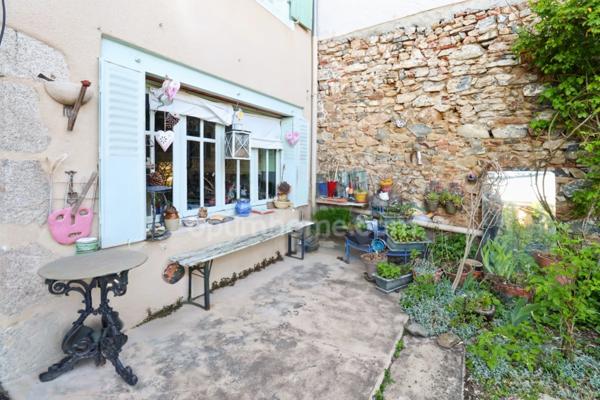 Maison de Charme et de Caractère de 353 m² - 9 Pièces - 6 Chambres sur parcelle de 662 m² - BELLAC 87300