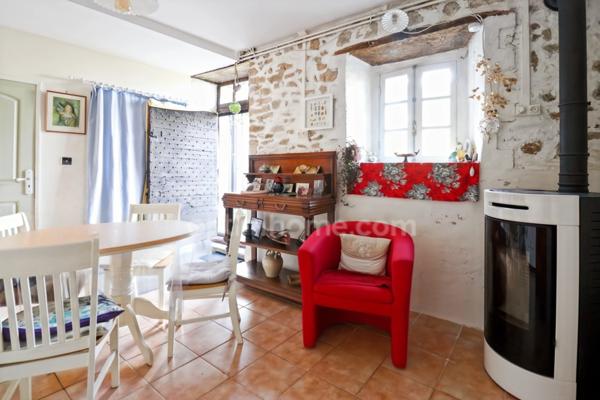 Maison de Charme et de Caractère de 353 m² - 9 Pièces - 6 Chambres sur parcelle de 662 m² - BELLAC 87300