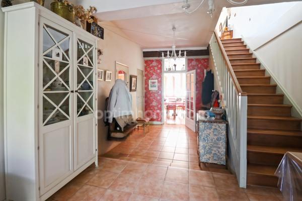 Maison de Charme et de Caractère de 353 m² - 9 Pièces - 6 Chambres sur parcelle de 662 m² - BELLAC 87300