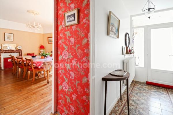 Maison de Charme et de Caractère de 353 m² - 9 Pièces - 6 Chambres sur parcelle de 662 m² - BELLAC 87300