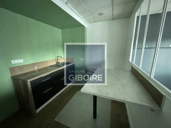 Local d'activites 716 m² à vendre TREILLIERES (réf : 44.019054)