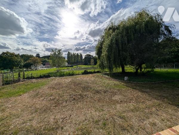 LA MEMBROLLE SUR CHOISILLE
Maison d'environ 196m² habitables - 4 chambres