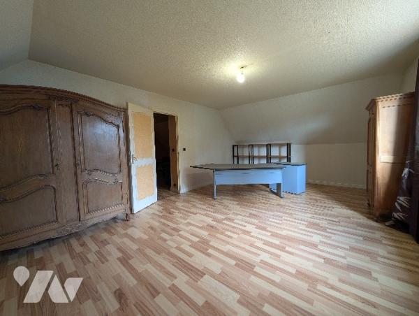 LA MEMBROLLE SUR CHOISILLE
Maison d'environ 196m² habitables - 4 chambres