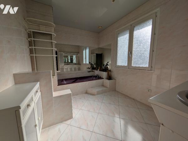 LA MEMBROLLE SUR CHOISILLE
Maison d'environ 196m² habitables - 4 chambres