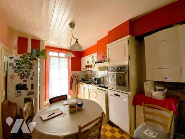 Appartement T4 à Vendre - Secteur Hôpital, Chambéry

Situé dans le quartier recherché de l'Hô...