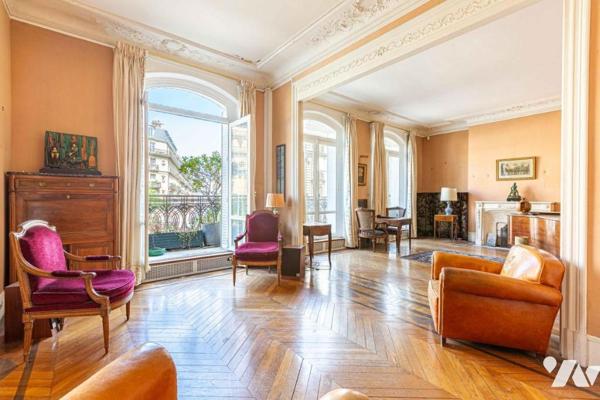 Appartement 209 m² rue Jouffroy d'Abbans PARIS 17