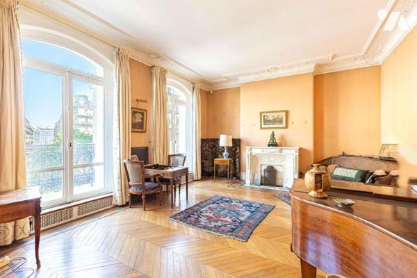 Appartement 209 m² rue Jouffroy d'Abbans PARIS 17