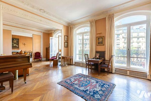 Appartement 209 m² rue Jouffroy d'Abbans PARIS 17