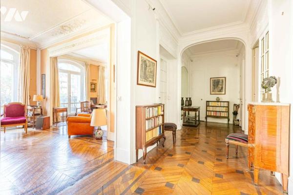 Appartement 209 m² rue Jouffroy d'Abbans PARIS 17