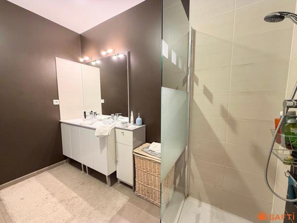 Appartement 72m2, 2 ch, terrasse 35m2,Garage!